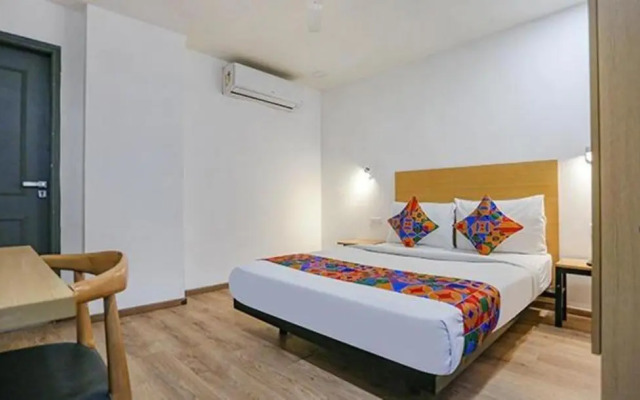 OYO Townhouse 373 Vishwas Nagar