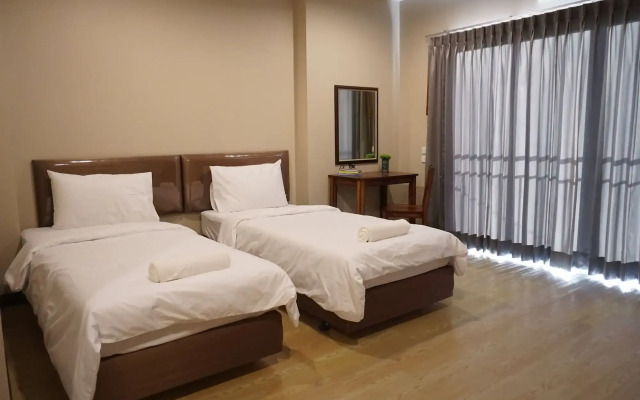 Chompu Nakarin Apartment