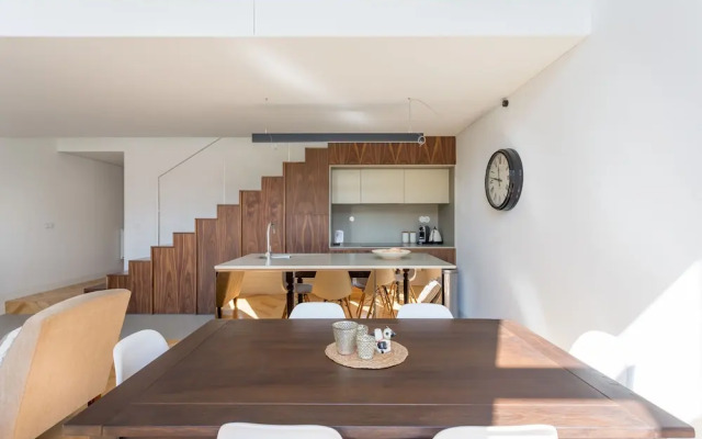 Bright & Spacious Sanctuary in the Center of Porto