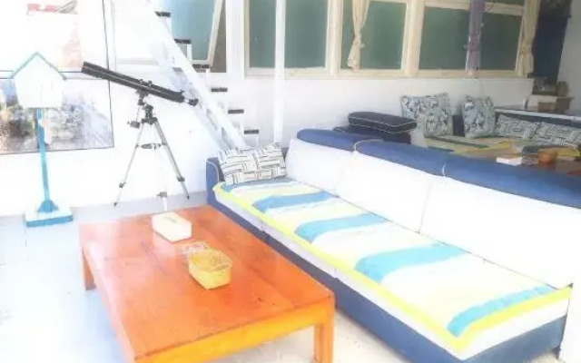 Luoluo Wuchen Lake View Inn