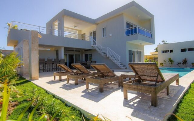 Cozy and Charming two Bedroom Villa