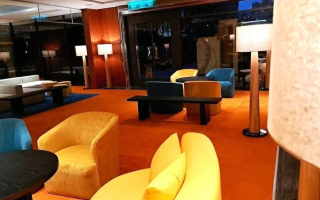Via Hotel Breeze