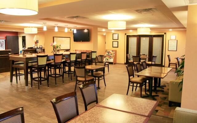 Hampton Inn Long Island / Commack