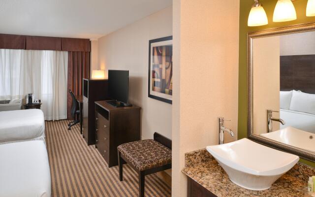 DoubleTree by Hilton Charlotte City Center
