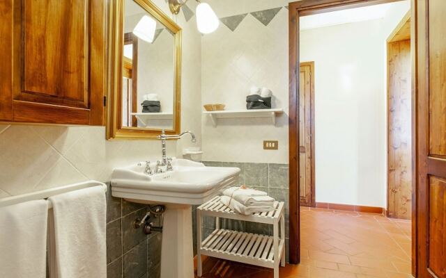 Splendid Holiday Home in Orciatico with Hot Tub & Pool