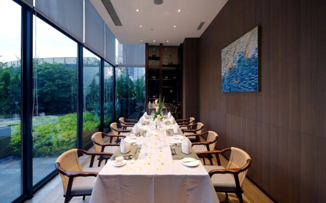 White Swan VYV Hotel