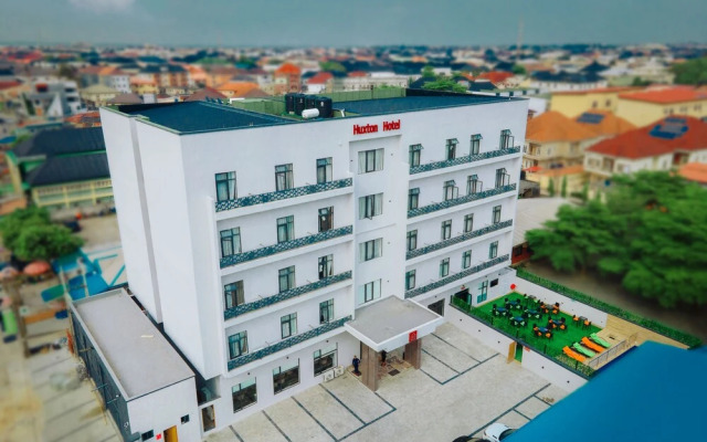 Huxton Hotel