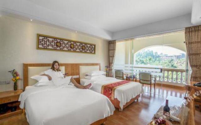 Xinyinzhan Hot Spring Holiday Resort