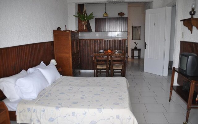 Parianna Apartments