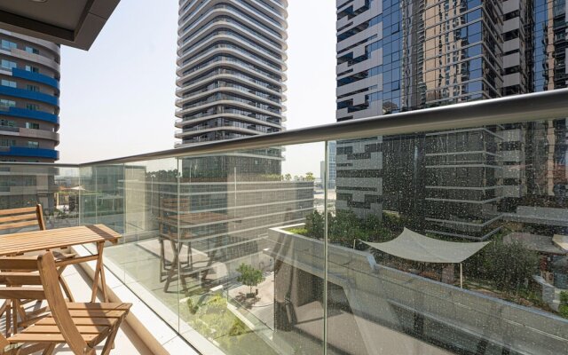 Bright 2BR by Burj Khalifa-gym/pool by Belvilla