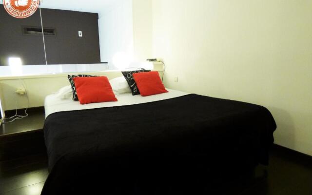 ALC - A521 - 4 min PALAIS AND BEACHES