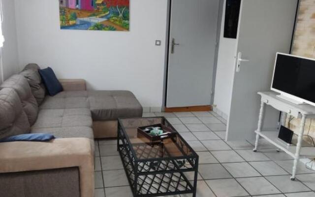 T2 45m2 avec extérieur, Jacuzzi et parking