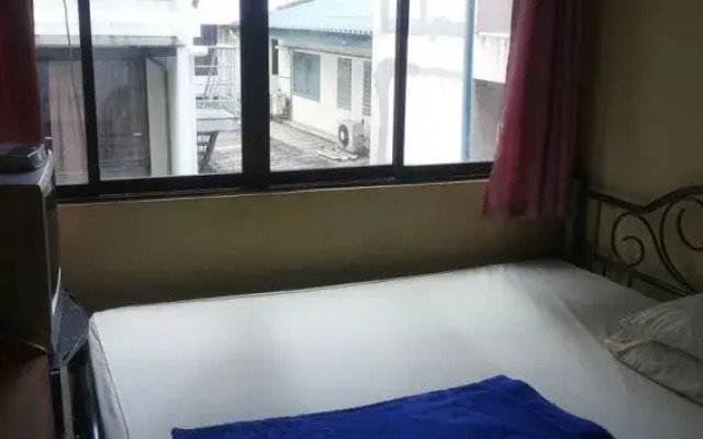 A2Z Guesthouse & Bar