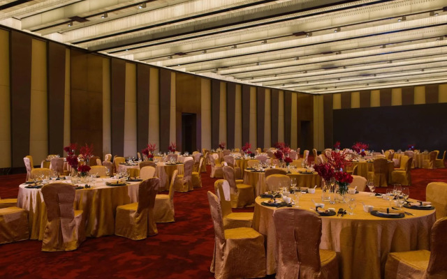 Renaissance Nanjing Olympic Centre Hotel