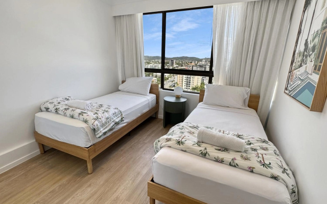 Royal Palm Resort – Guest Rooms – Gold Coast
