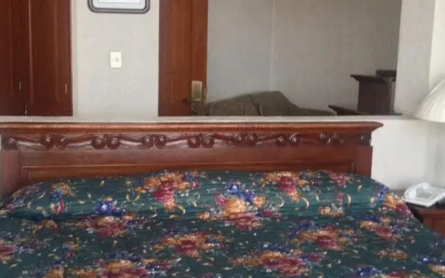 Hotel Estancia Real