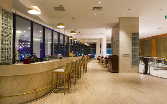 Starcity Hotel & Condotel Beachfront Nha Trang