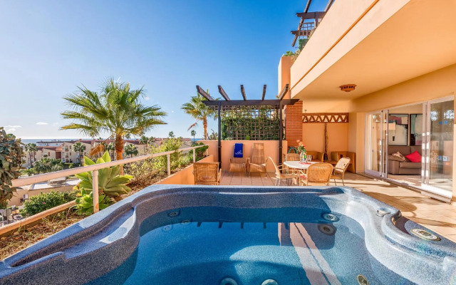 Malibu 12 - Luxury 2BR  Sea View Condo 9 by Rafleys, 7 mins Walk to the Beach