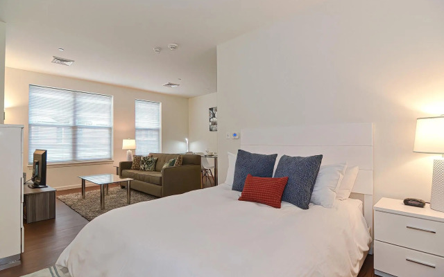 Global Luxury Suites East Boston
