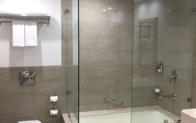 Red Fox by Lemon Tree Hotels, Sector 60, Gurugram