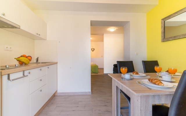 Apartment Bosko - 30m from the sea with parking: A3 Nin, Zadar riviera