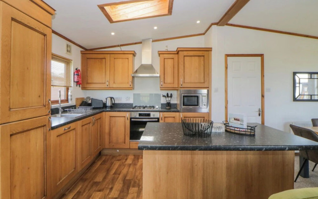 Three Views Lodge