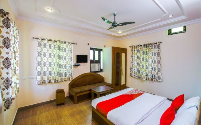 Oyo 13935 Party House