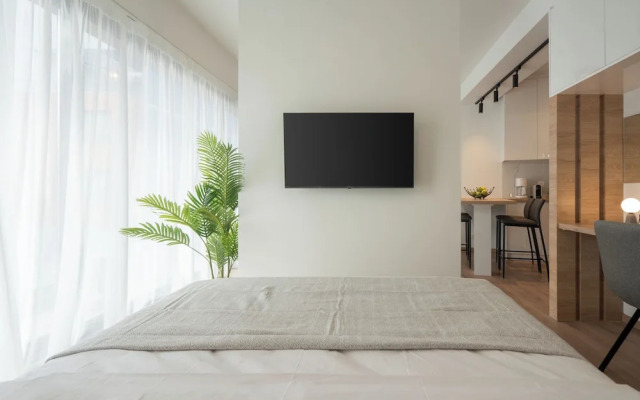 Silk Athens Urban Collection