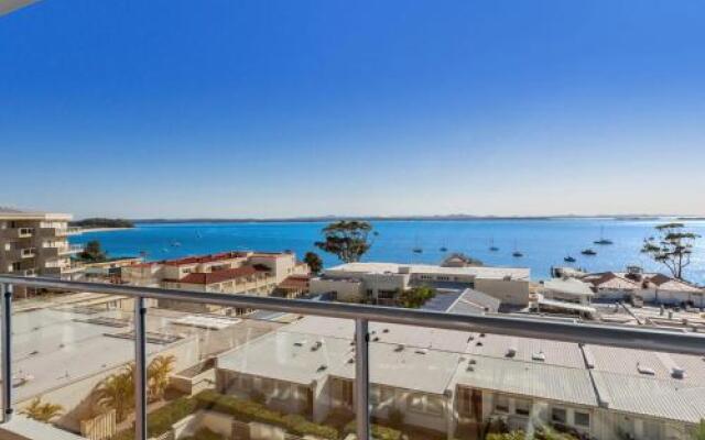 Breakwater Apartment 403