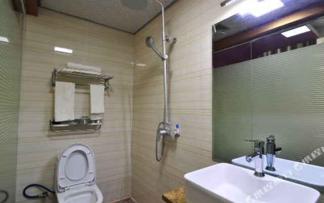 Huangguoshu Family Portrait Hotel