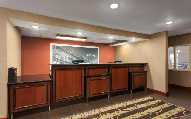 Hampton Inn Wichita-East