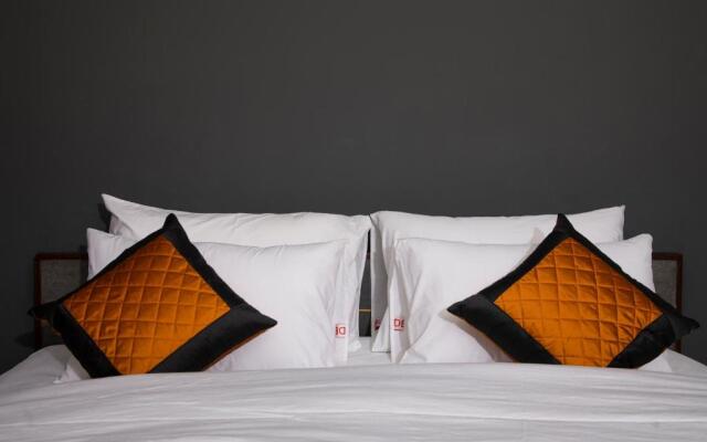 Dev Royale Hotel