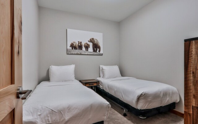 White Spruce Lodge by Spring Creek Vacations