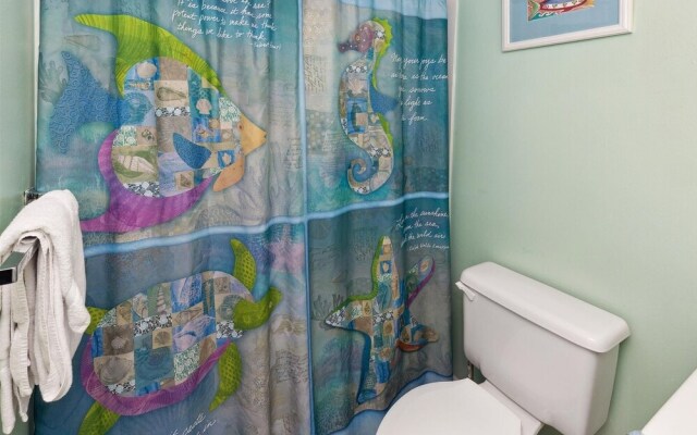 Pelican Beach 1811 1 Bedroom Condo by RedAwning