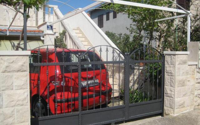 Apartment Anec - 150m from the sea
