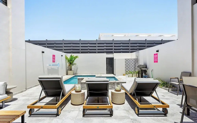 Catalina Residence Apt 3 - L.g. Smith Boulevard 546-j