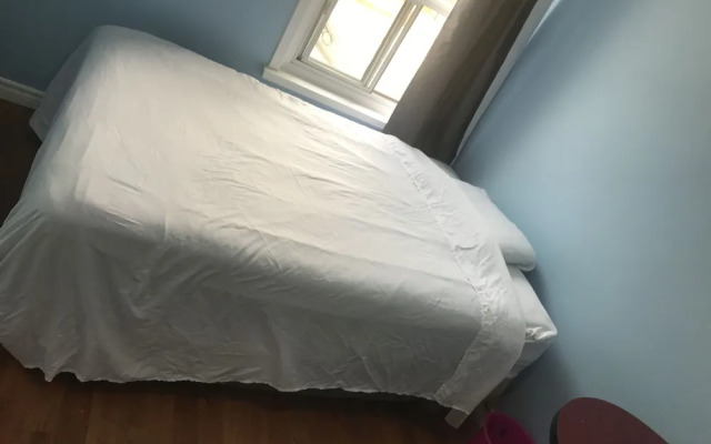Dundas Guest House
