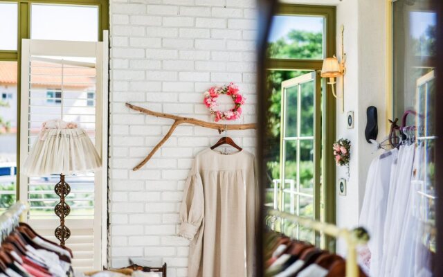 Margarret Pension and Antique Cafe