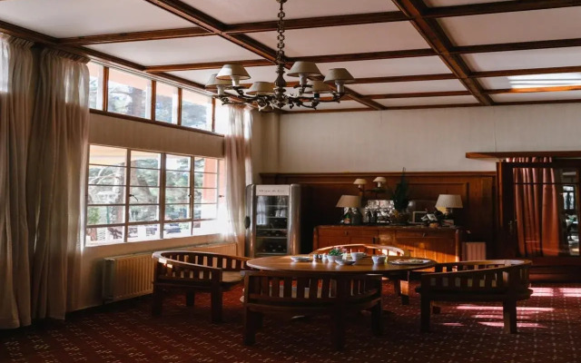 New Helvetia Hotel