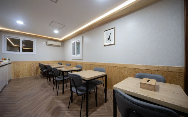 Sweet Hotel Seongseo