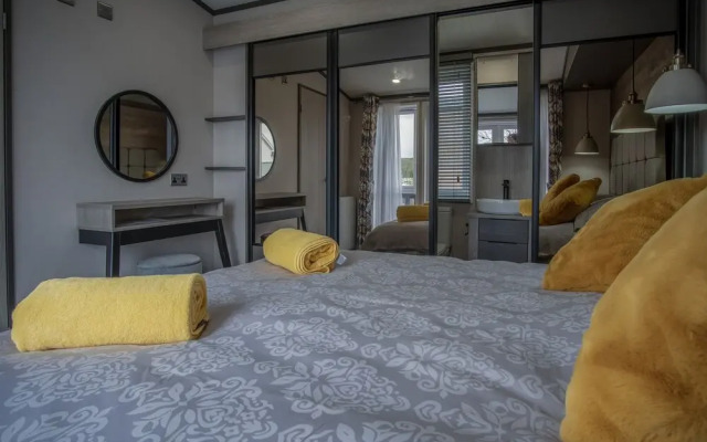Lakewood Lodge - 2 Bed Lodge - Manorbier