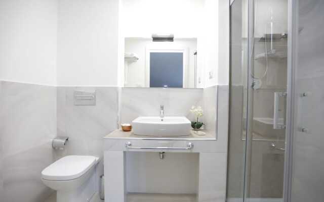 Path House - Suite Hotel