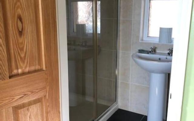 Spacious 4-bed House in Lynton