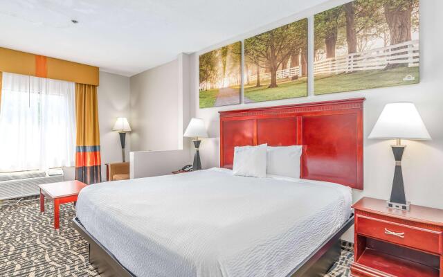 Days Inn & Suites by Wyndham Prattville-Montgomery