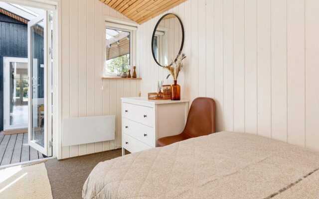 6 Person Holiday Home in Hojslev