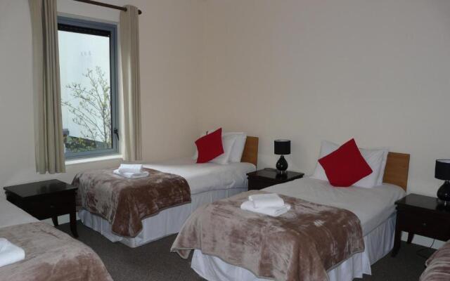 The Courtyard Apartments