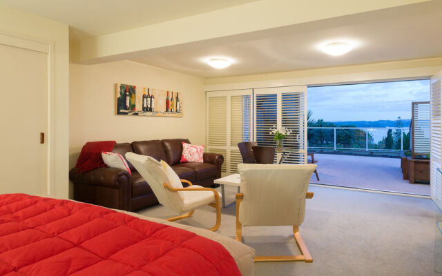 Russell View Apartments