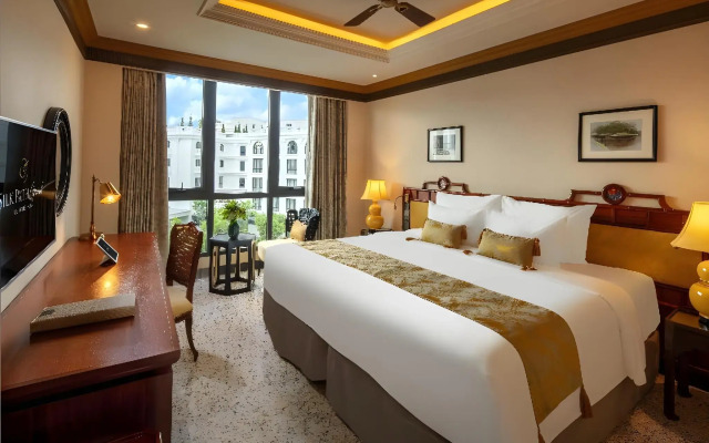 Silk Path Grand Hue Hotel