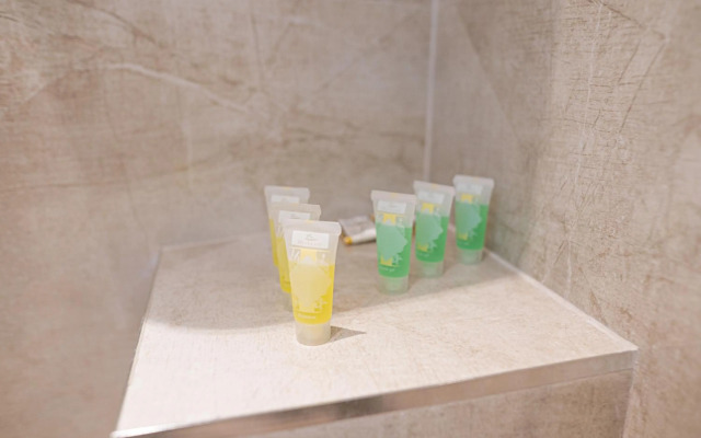 Shushi's Central Studio Apartment