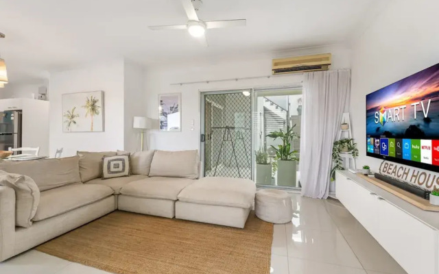 Spacious 2-bed With Private Rooftop & BBQ Access